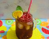 A picture of step 6 of Pomegranate iced tea.