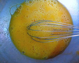 Foto del paso 2 de la receta: Flan de huevos y queso con piña escarchada y Canela