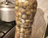 صورة لخطوة 2 من وصفة زيتون أخضر مفرشخ (مدڨدڨ) بالأعشاب