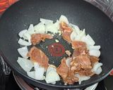 รูปขั้นตอนการทำที่ 3 ของ ผัดผงกะหรี่หมูกุ้ง