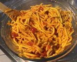 Une image de l'étape 7 de Timbale de spätzles aux tomates, thon, emmental et curcuma.