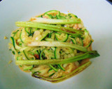 Foto del paso 9 de la receta: Cintas de calabacines 🥒al ajo🧄 con gambas 🦐