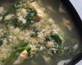 A picture of step 5 of Spinach and Eggs Soup.