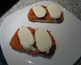 Foto del paso 2 de la receta Tostada de sobrasada y mozzarella al toque de miel