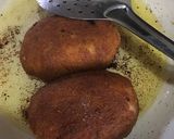 A picture of step 4 of Cheese spinach egg chicken burst balls.