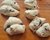 Foto del paso 9 de la receta: Bollos de aceite de oliva con aceitunas negras en freidora de aire