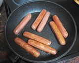 Foto del paso 1 de la receta: Perrito caliente cebolla crujiente y queso rallado