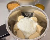 A picture of step 3 of Banana Sooji Cake.