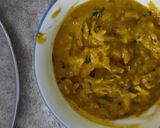 A picture of step 3 of Gobhi piyaz ke pakoray.