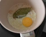 Foto langkah ke 2 dari resep Mpasi 7+ Day 29 : Bubur Kentang Telur Tomat.