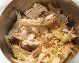 Foto del paso 5 de la receta: Timbal de patata y pechuga de pollo con salsa de vino tinto