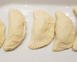 Foto del passaggio 5 della ricetta Panzerotti baresi fritti con alici