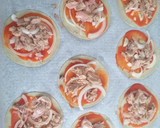 Foto del paso 4 de la receta: Mini pizzas de obleas