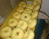 Foto langkah ke 10 dari resep Donat Fluffy.