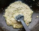 A picture of step 6 of Methi matar malai.