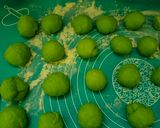 Foto langkah ke 6 dari resep Roti Pandan isi Unti Kelapa.
