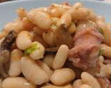 Foto del paso 7 de la receta: Alubias Blancas de Bote Exprés con Salchichas de Pollo y Champiñones
