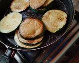 Foto del paso 1 de la receta: Zapallitos Italianos a la Napolitana en Sartén