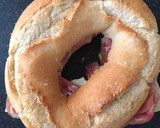 Foto del paso 2 de la receta: Rosco de jamón y queso para fiestas 🥳