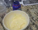 Foto do passo 2 de Torta salgada de leite ninho de caneca (sim, salgada)