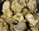 A picture of step 5 of Cashew chilli pepper chicken.