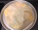 Une image de l'étape 7 de Pastilla style marocaine avec les restes d’un poulet rôti.