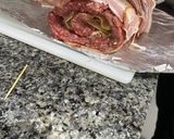 Foto del paso 3 de la receta: Rollo de carne con queso y jamón