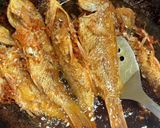 Gambar langkah 3 resipi Kerisi Goreng Halia Bawang Putih.