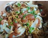 Hình bước làm 2 của món Mì Gói Xào Da Heo