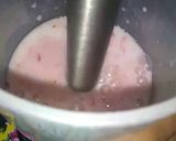A picture of step 4 of Strawberry Mini Popsicles 😍.