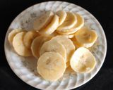 A picture of step 2 of Bread banana caramel bites.