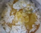 Foto langkah ke 5 dari resep Proll Tape Toping keju kismis.