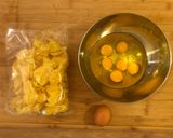 Foto del paso 1 de la receta: Tortilla de patatas con patatas de bolsa