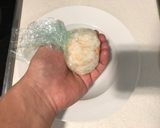 Foto del paso 2 de la receta Bola de arroz con salmón (Onigiri de salmón)