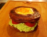 A picture of step 3 of Avocado egg sandwich.