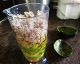 Foto del paso 4 de la receta: Budín en frío de pan de molde con salsa de aguacate y atún