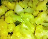 A picture of step 1 of Gobhi aloo Sabzi.