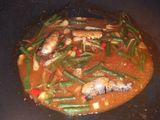 Sarden asam dengan lokio dan kacang panjang