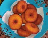 Foto del paso 3 de la receta: Rosquitas esponjosas bañadas en chocolate ❤️