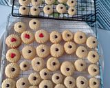Foto langkah ke 3 dari resep Kue Semprit.