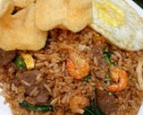 Foto langkah ke 5 dari resep Nasi goreng seafood ayam bakso.