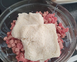 Foto del paso 1 de la receta: Albondiguillas estofadas con calamar