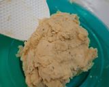 Foto langkah ke 3 dari resep Garlic cheese cookies.