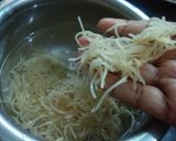 खान्देश स्पेशल कांदा कुरडई ची भाजी (kuradi bhaji recipe in marathi) रेसिपी स्टेप 1 फोटो 