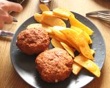 Foto del paso 12 de la receta Papas y batatas fritas con hamburguesas rellenas