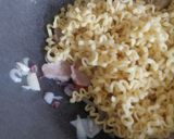 Foto langkah ke 2 dari resep Mie Goreng Simple.