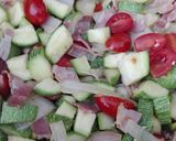 Foto del paso 5 de la receta: Calabacitas primavera para tostadas o acompañamiento/ guarnición