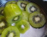 Foto del paso 1 de la receta: Torta Invertida De Kiwi En Sartén