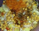 A picture of step 3 of Khatti meethi chana chaat.