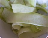 Une image de l'étape 1 de Courgettes roulées farcies au chèvre frais.